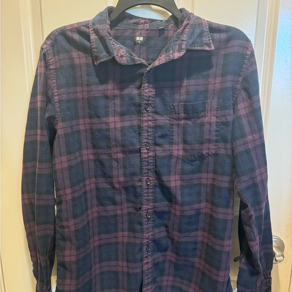 Uniqlo Men's Button Down Shirt - Navy and Plum - Picture 1 of 4